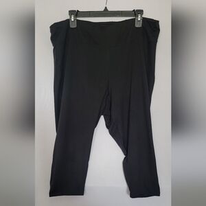 Just My Size (JMS) Black Capri Leggings Size 3X